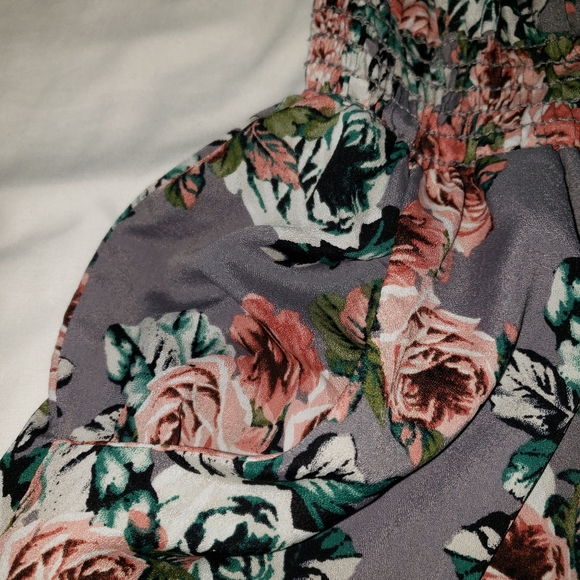 Gray floral Dress Size8 with netting sleeves - Picture 13 of 13